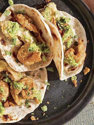 Camarao Frito na Cerveja e Tacos de Abacate