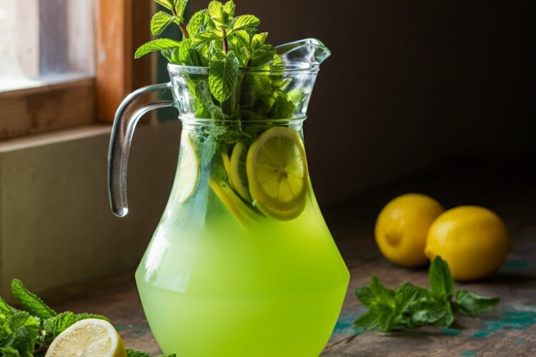 Limonada Suíça com Hortelã