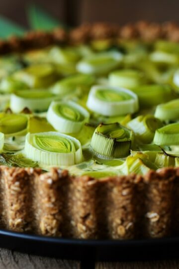 Torta de Alho-Poró com Massa de Aveia e Iogurte