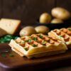 Waffle de Batata com Queijo e Ervas Finas